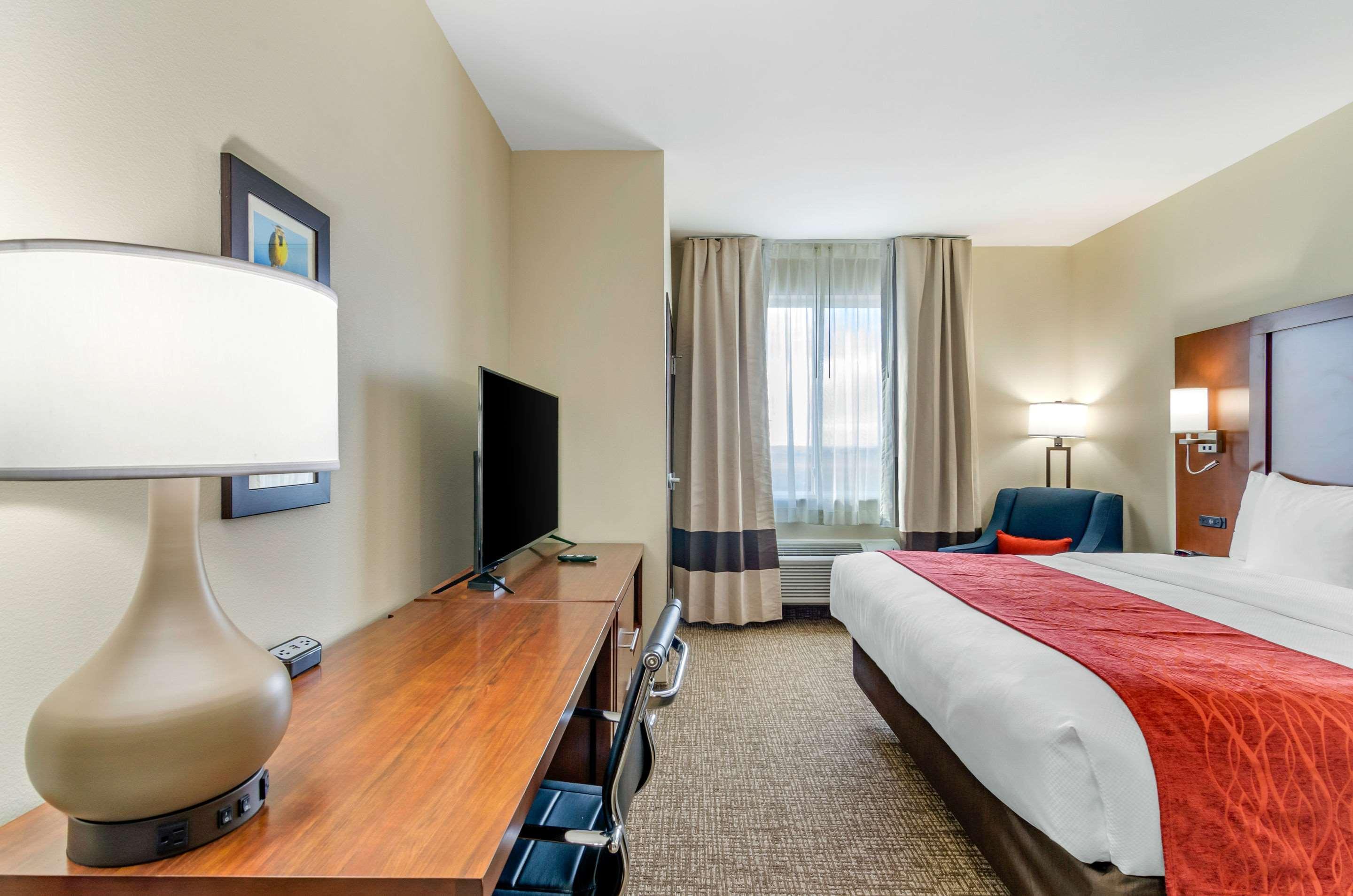 Comfort Inn & Suites Salina North Zewnętrze zdjęcie