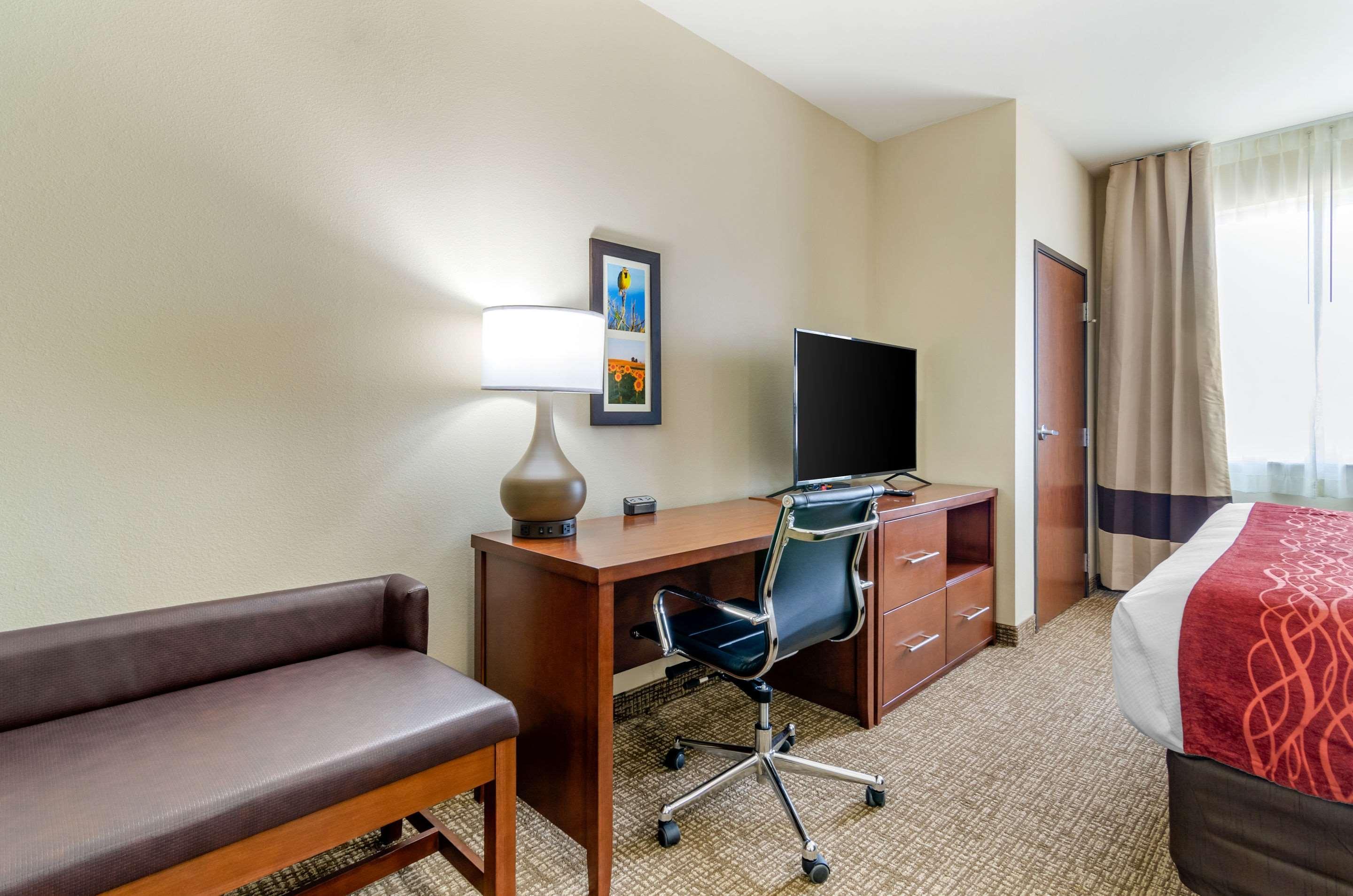 Comfort Inn & Suites Salina North Zewnętrze zdjęcie