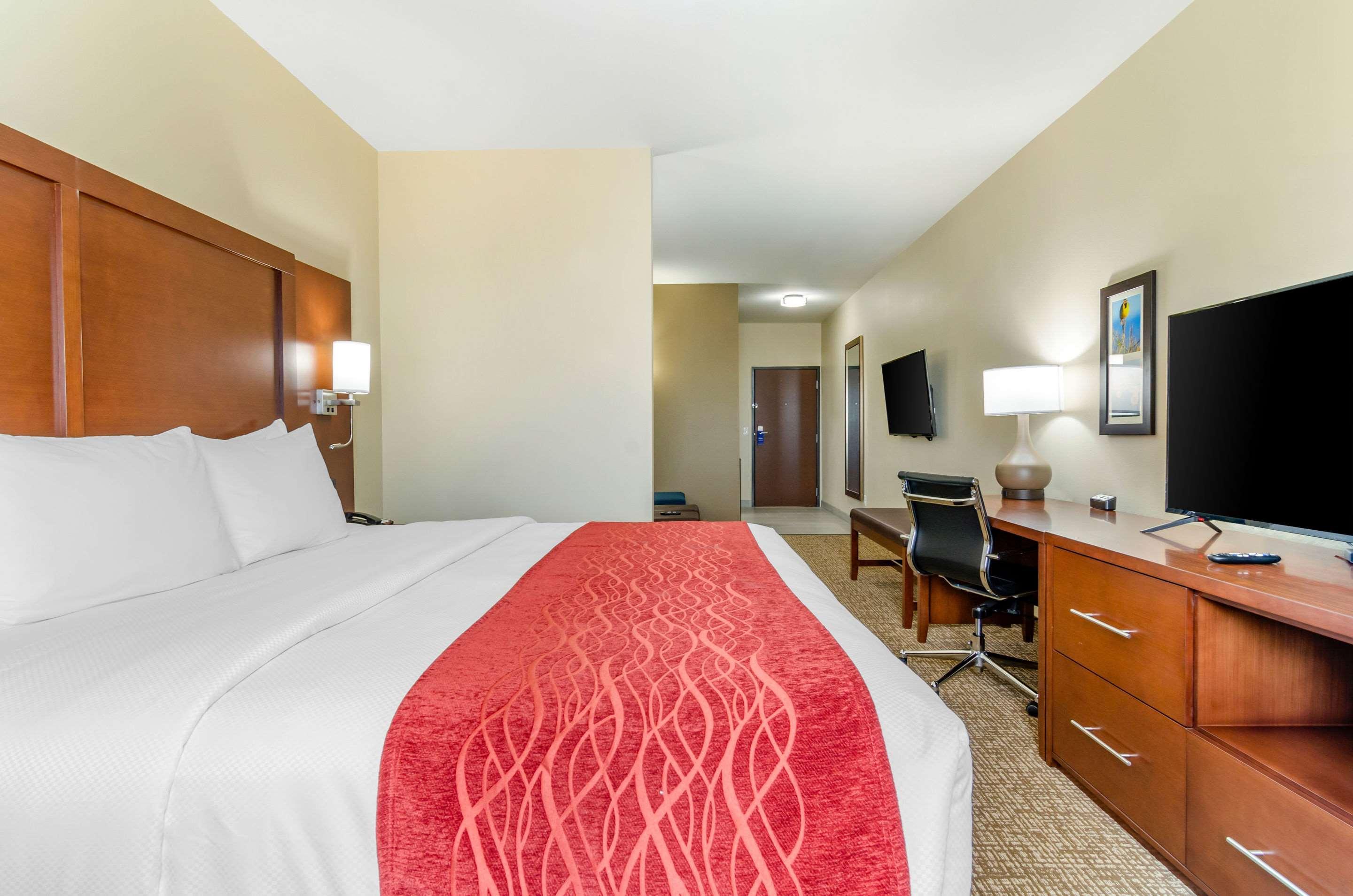 Comfort Inn & Suites Salina North Zewnętrze zdjęcie