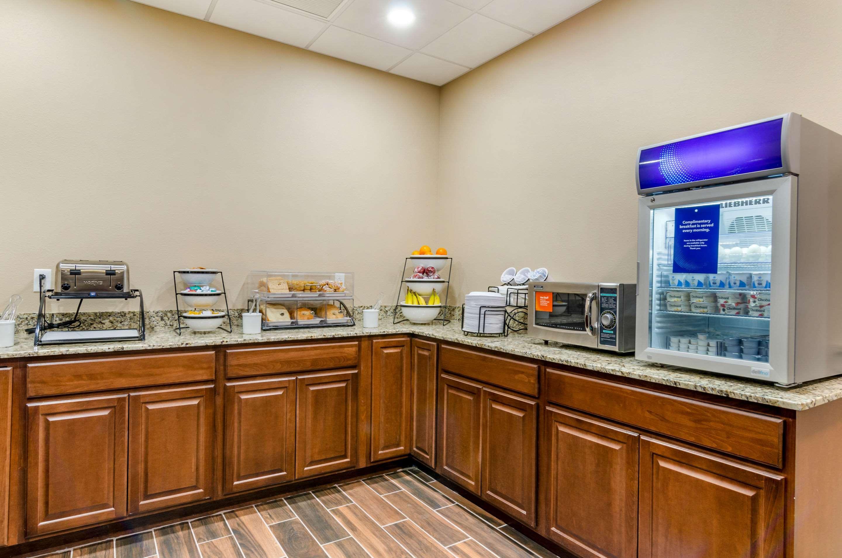 Comfort Inn & Suites Salina North Zewnętrze zdjęcie