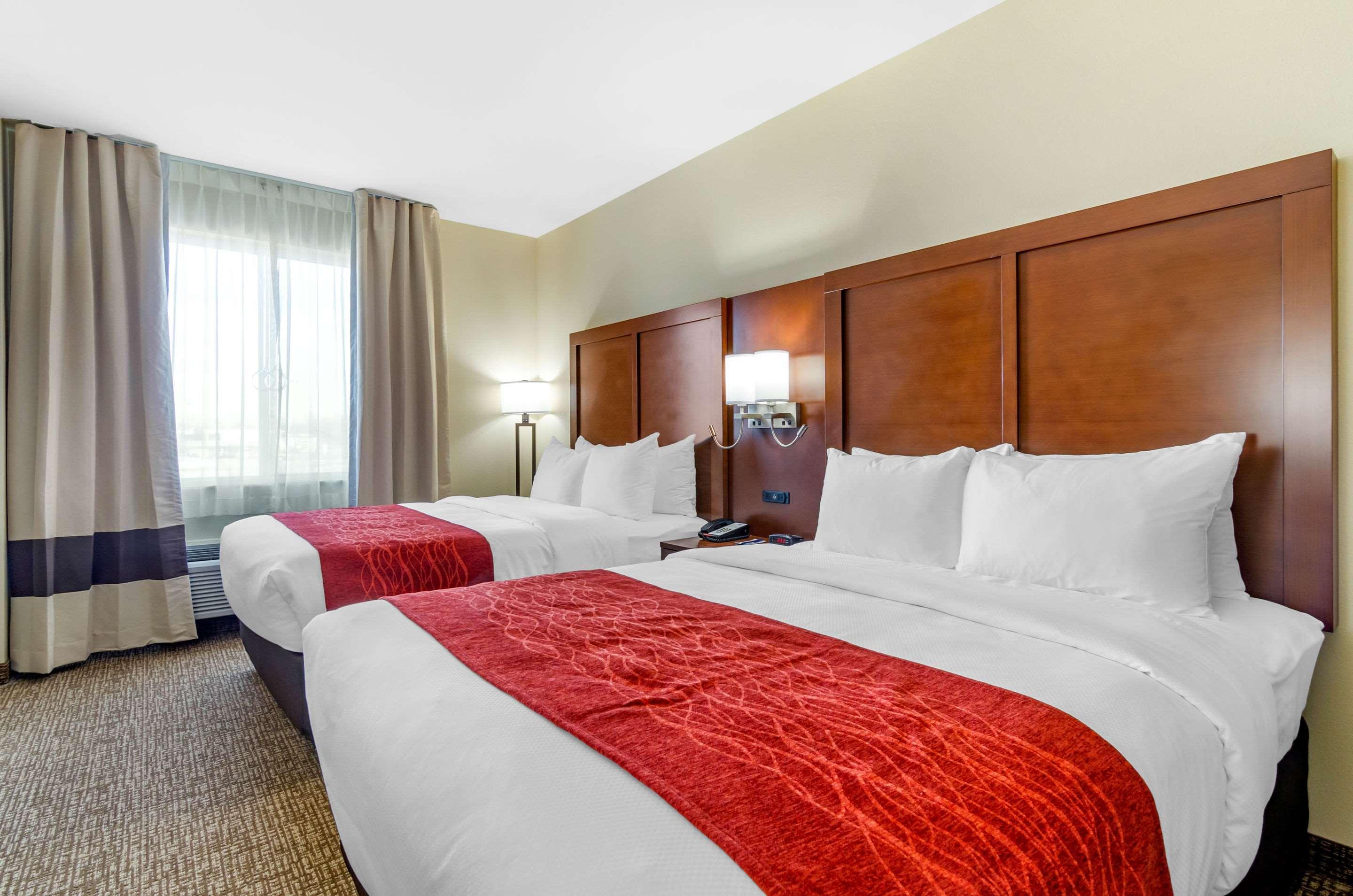Comfort Inn & Suites Salina North Zewnętrze zdjęcie