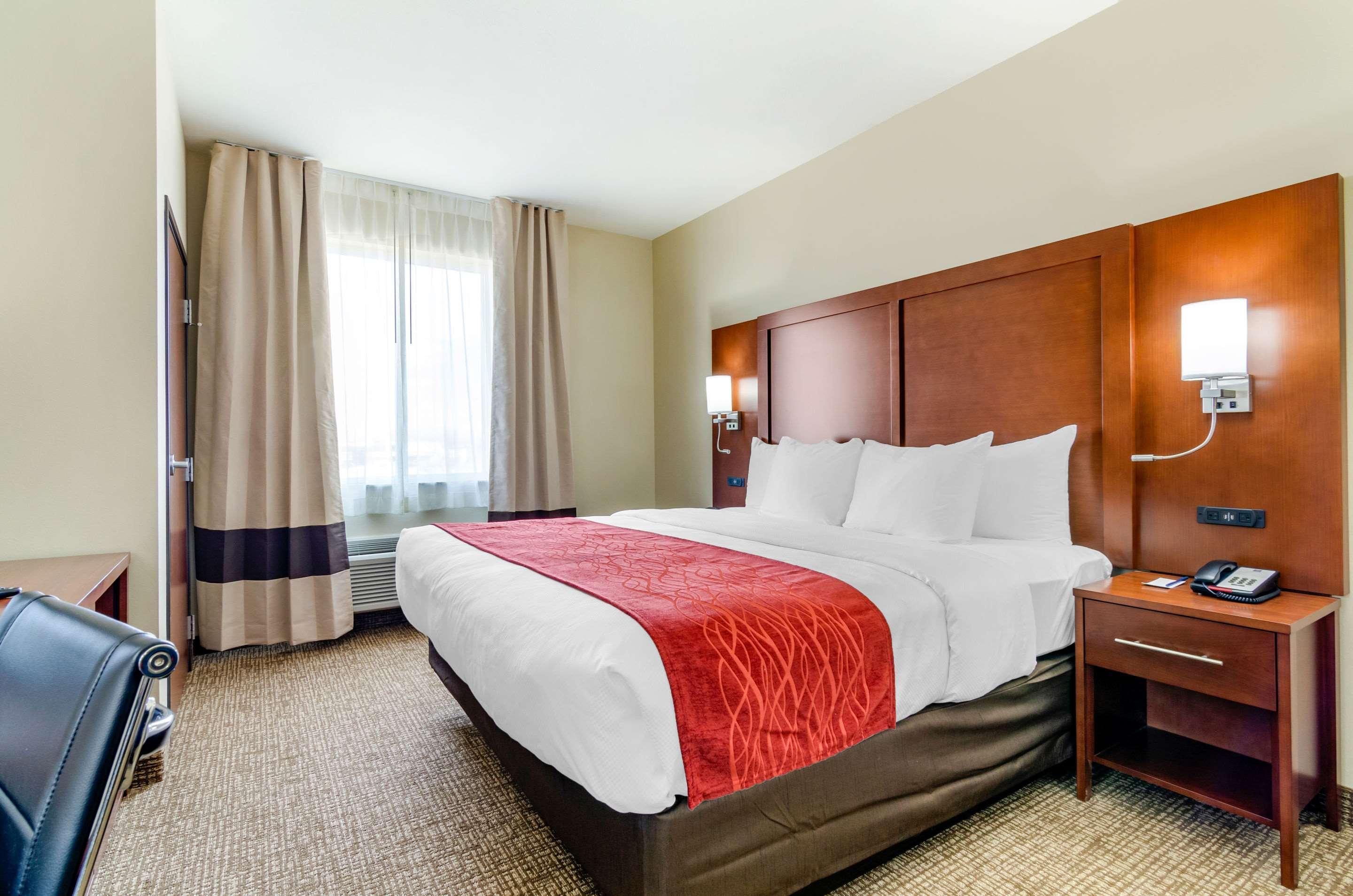 Comfort Inn & Suites Salina North Zewnętrze zdjęcie